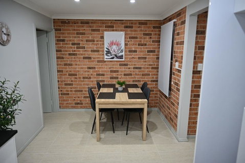 Bowman's Place - Food Delivery Shop 3