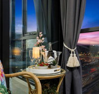 Braddon Penthouse Top Location Netflix WiFi Views - Food Delivery Shop