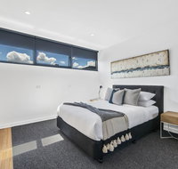 Brand new beachside studio apartment - Food Delivery Shop