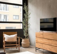 BRAND NEW BOUTIQUE WAREHOUSE 2BR APT KING BEDS KINGSTON in CANBERRA - Food Delivery Shop