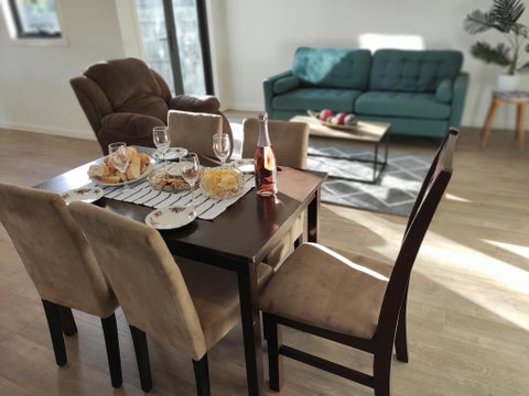 Brand New Peninsula Escape 100m To Water - Food Delivery Shop 2