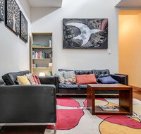 Bright and airy home tucked away in funky Newtown - Food Delivery Shop