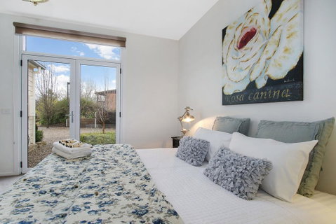 Bright Bliss - Luxury Guesthouse - Food Delivery Shop 0