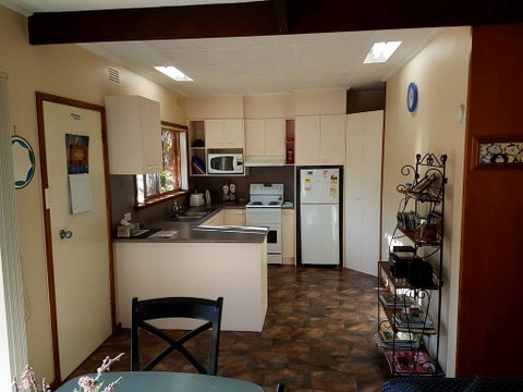Bright's Wombat's Retreat - Food Delivery Shop 2