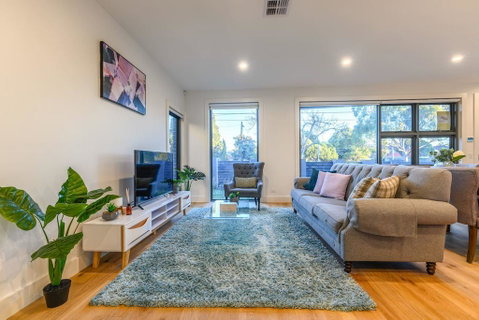 Brighton East 3 Bedroom 3 Bathroom Townhouse - Food Delivery Shop 2