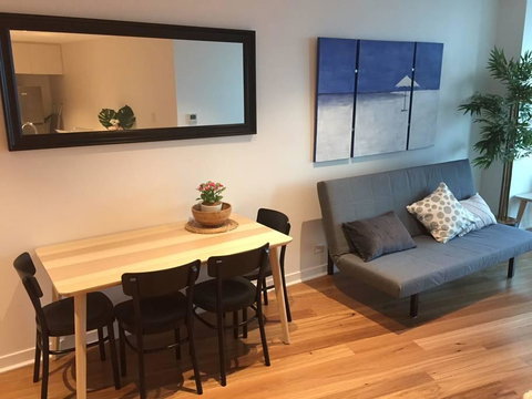 Brisbane Centre With Glorious Views & Pool - Food Delivery Shop 2