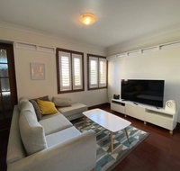 Brisbane City Apartment atop Victoria Park - Food Delivery Shop