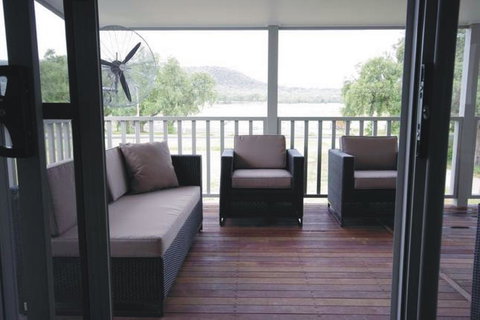 Broke Village Hideaway - Food Delivery Shop 2