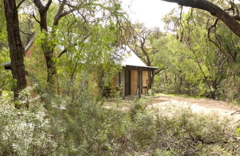 Bussells Bushland Cottages - Food Delivery Shop 2