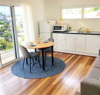 Cabin in the Sky Glorious Views to Magnetic Island - Food Delivery Shop