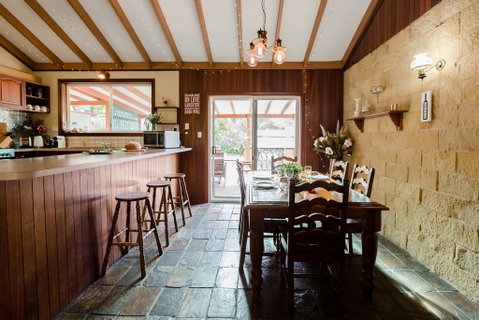 Camellia Cottage - Food Delivery Shop 2