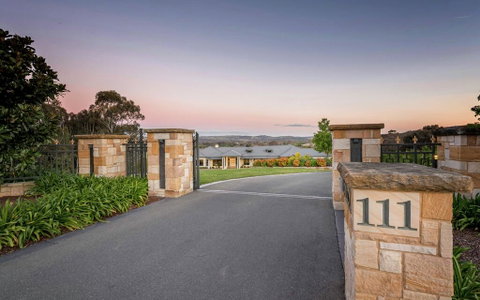 Canberra Luxury Estate - Food Delivery Shop 1