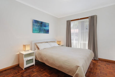 Canyon Walk House - On The Ovens River - Food Delivery Shop 1