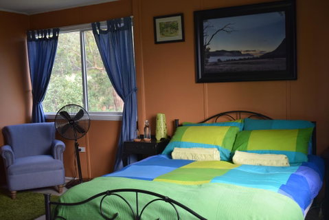 Capertee Valley Farmstays: Glenbrook Cottage - Food Delivery Shop 1