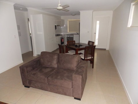 Capricorn Villas - Food Delivery Shop 2