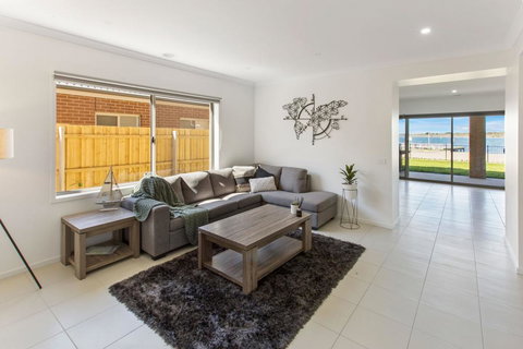 Captains Hideaway - Jetty Berth And Pet Friendly - Food Delivery Shop 3