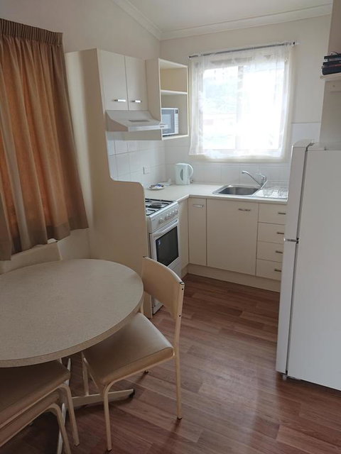 Caracourt Caravan Park - Food Delivery Shop 3