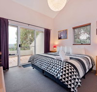 Cascades 13/3 Kurrajong Street - Food Delivery Shop