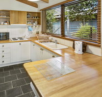 Cedar Cottage - Close to water and pet friendly - Food Delivery Shop