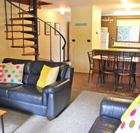 Cedar Holiday Units - Apartment 3 - Food Delivery Shop