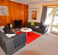 Cedar Holiday Units - Apartment 4 - Food Delivery Shop