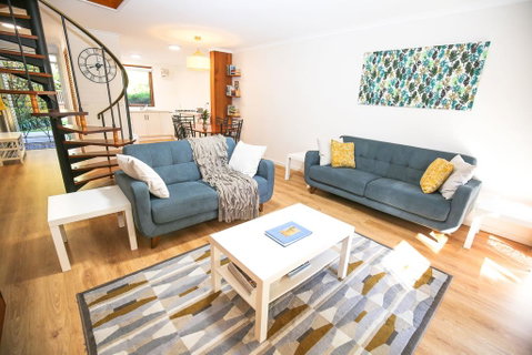 Cedar Holiday Units - Apartment 5 - Food Delivery Shop 3