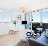 Centennial Park - L'Abode Accommodation - Food Delivery Shop