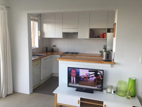 Centennial Park 1 Bedroom Apartment - Food Delivery Shop 2