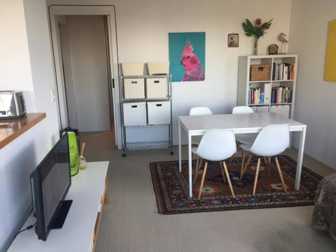 Centennial Park 1 Bedroom Apartment - Food Delivery Shop 1