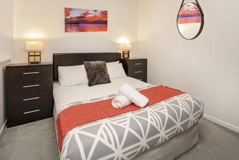 Central Abode-Modern Apartment In The Heart Of Jindabyne - Food Delivery Shop 2