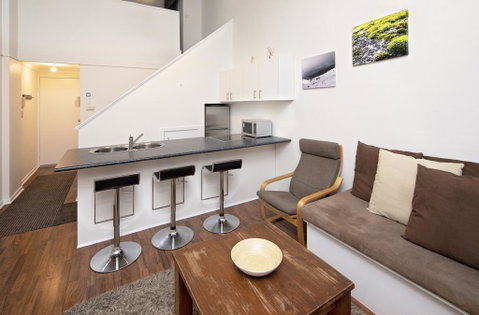 Central Abode-Modern Apartment In The Heart Of Jindabyne - Food Delivery Shop 1
