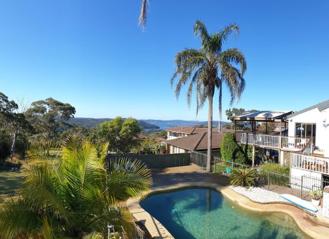 Central Coast Getaway 4B Family Holiday Home - Food Delivery Shop 0