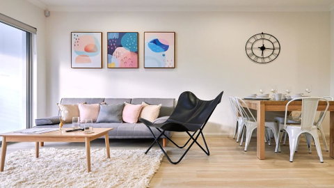 Central Garden City Apt - Mobile Hotspot & WiFi - - Food Delivery Shop 2