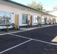 Central Point Motel - Food Delivery Shop