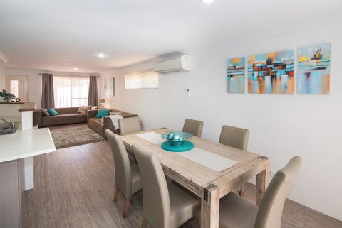 Central Townhouse Margaret River - Food Delivery Shop 3