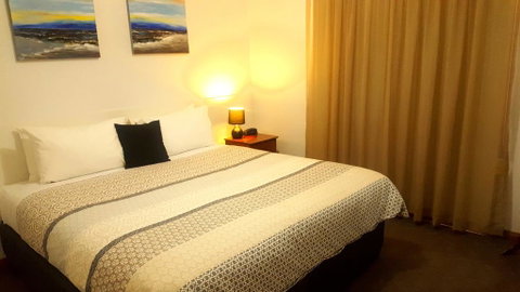 Centrepoint Motel Deniliquin - Food Delivery Shop 2