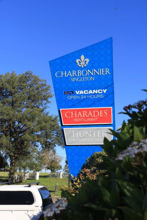 Charbonnier Motor Inn - Food Delivery Shop 3