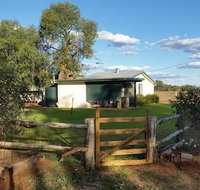 Charleville Bush Cottage - Food Delivery Shop
