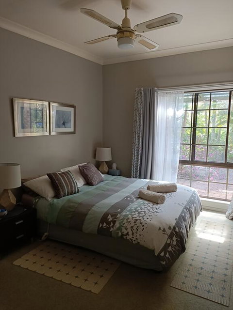Charming Country House Close To Grafton - Food Delivery Shop 3