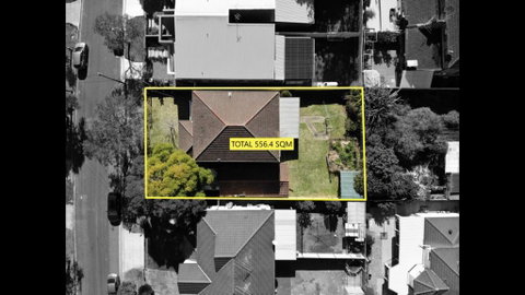 Charming Home In Sydney - Food Delivery Shop 3