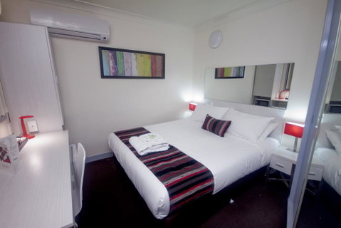 City Edge Brisbane Hotel - Food Delivery Shop 0