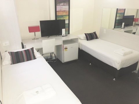 City Edge Brisbane Hotel - Food Delivery Shop 2