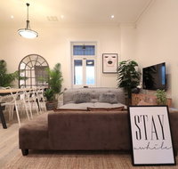 CITYSCAPE Davcorp Executive Rentals - Free Wifi Wine Netflix in Nth Adelaide - Food Delivery Shop