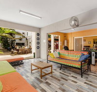 Civic Guesthouse - Food Delivery Shop