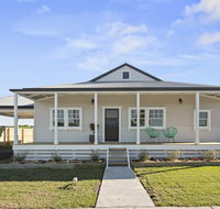 Cloverdale Cottage - Food Delivery Shop