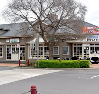 Coachman Hotel Motel - Food Delivery Shop