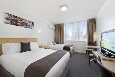 Comfort Inn Capital Horsham - Food Delivery Shop 0