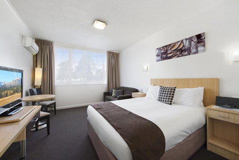 Comfort Inn Capital Horsham - Food Delivery Shop 2
