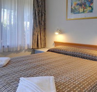 Comfort Inn Cedar Lodge - Food Delivery Shop