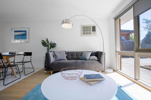 Comfy Beautiful 3Beds House In Epping - Pet Food Australia 0